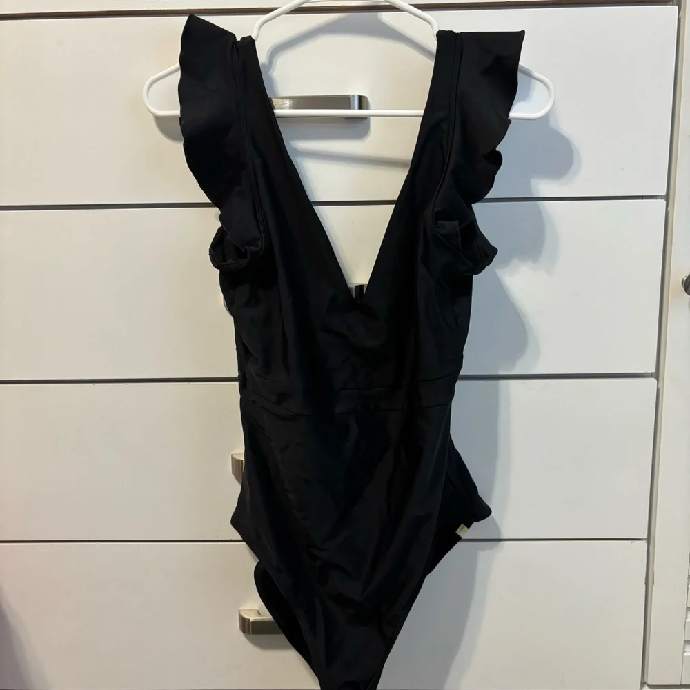 Summersalt The Ruffle Backflip - Picture 2 of 7